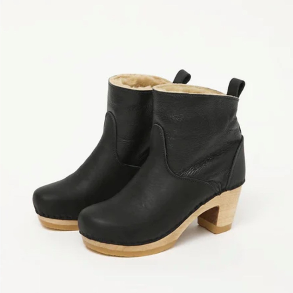 No. 6 Black Leather Boots with Shearling lining